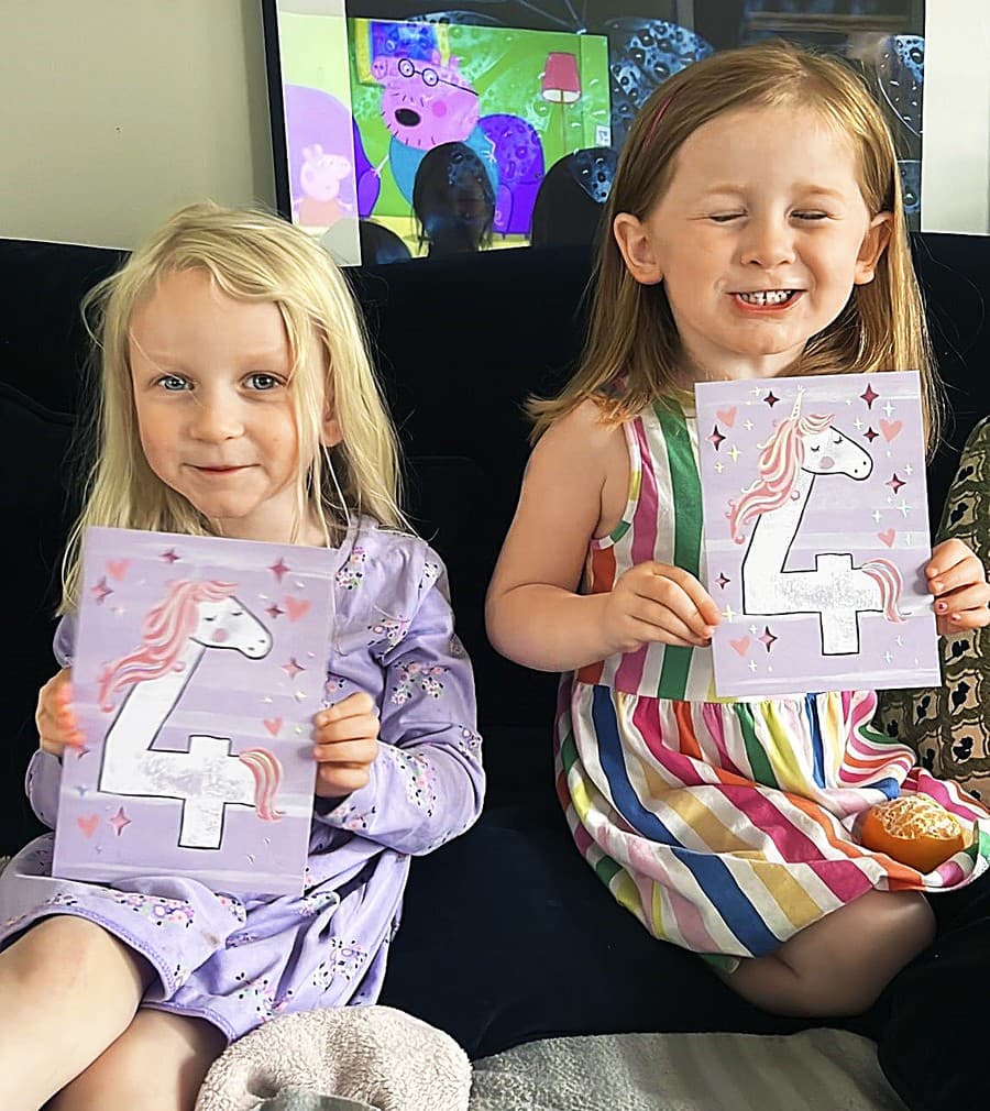 Dvojičky Sophie a Rose oslávili oslávili štvrté narodeniny. štvrté narodeniny