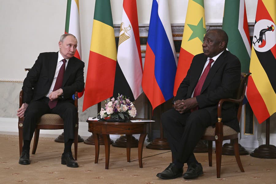 Ruský prezident Vladimir Putin a prezident Juhoafrickej republiky Cyril Ramaphosa.