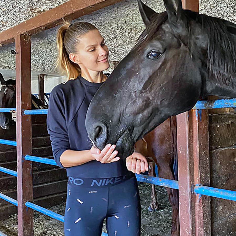 Láska k zvieratám: Mirka trávi okrem kuchyne rada čas aj s rôznymi zvieratami.