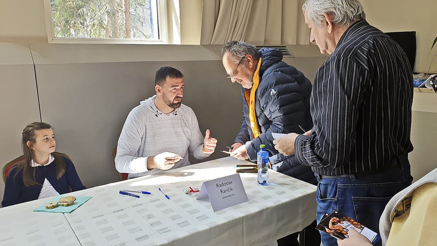 Autogramiáda: Fanúšikom sa prišiel