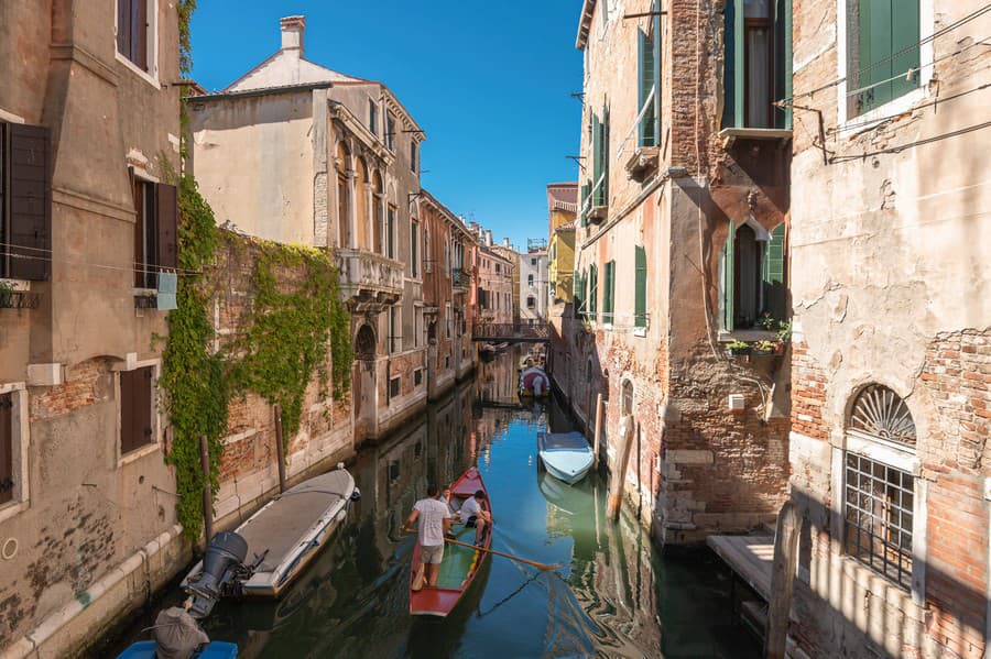 Benátky sú obľúbenou turistickou