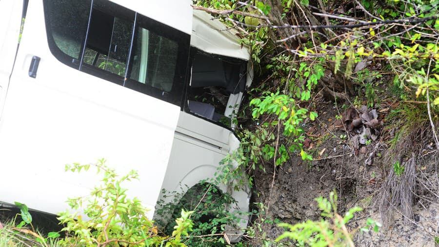 Nehoda autobusu s migrantmi