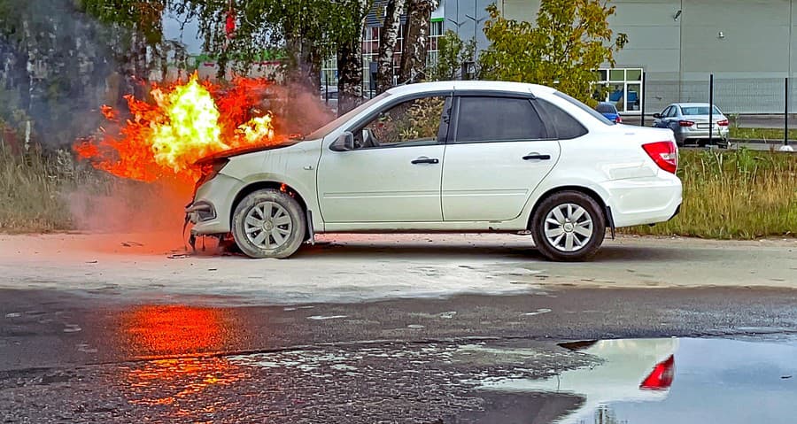 Na uhasenie vozidla spotreboval