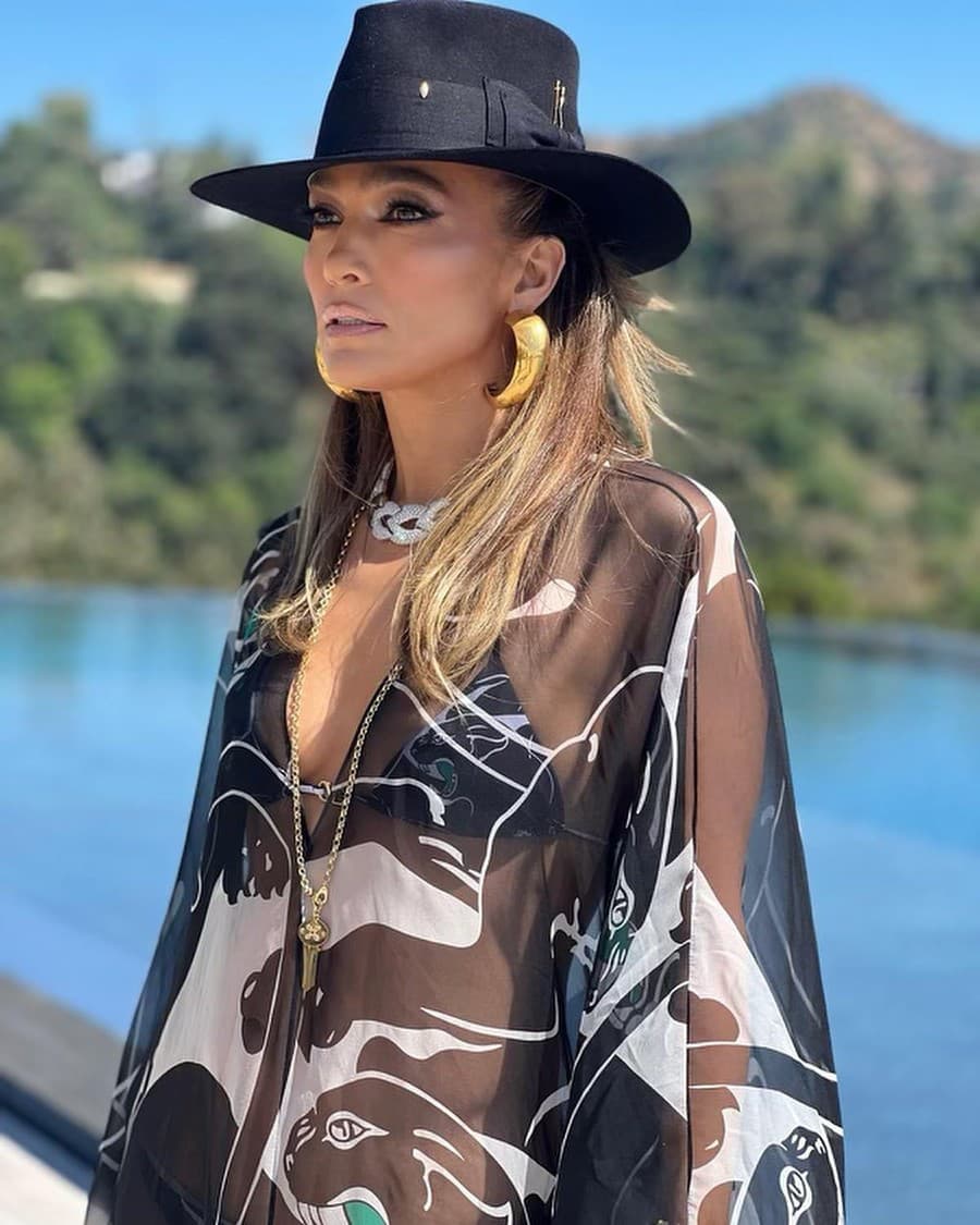 Štýlová Jennifer Lopez.