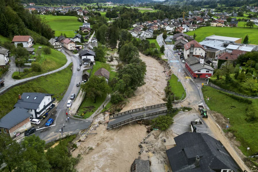 Dve tretiny územia Slovinska