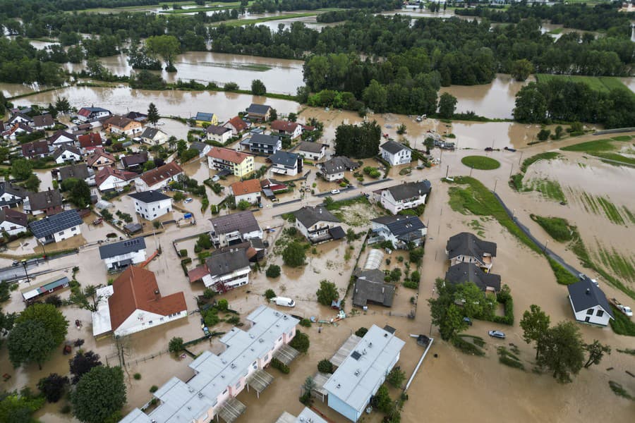 Dve tretiny územia Slovinska