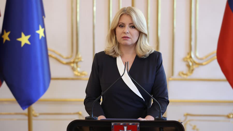Prezidentka okamžite vyzvala premiéra, aby konal.