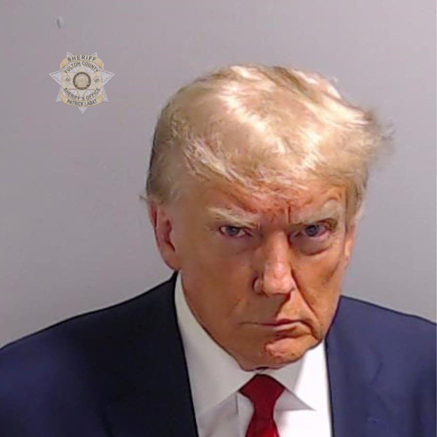 Policajný portrét zdieľal Trump
