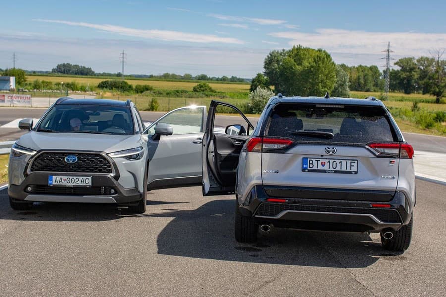 Kurz Bezpečne s Toyotou by mal absolvovať každý začínajúci vodič a vodička.