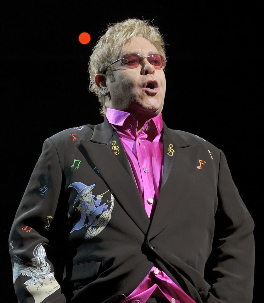 Elton John bol jeden