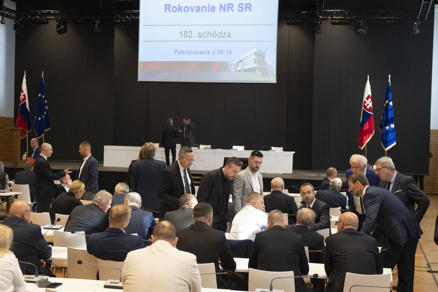 Pohľad do rokovacej sály počas schôdze Národnej rady Slovenskej republiky