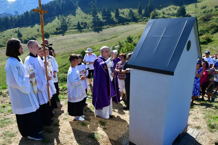 Požehnanie krížovej cesty na