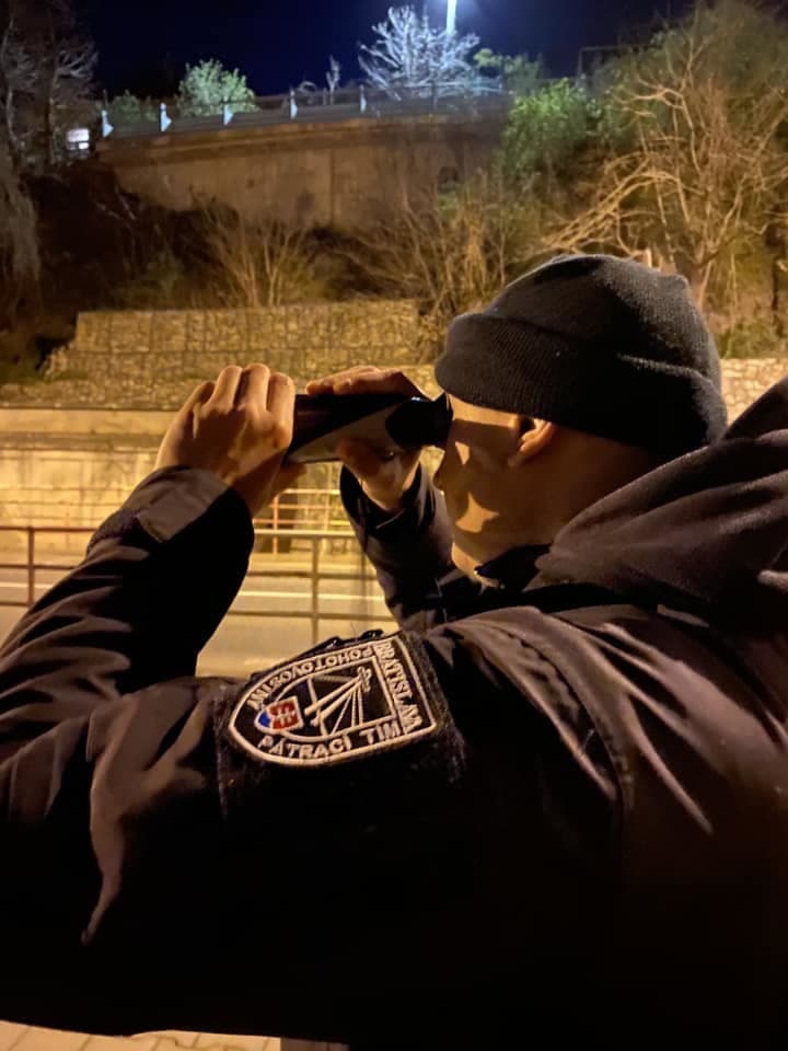 Polícia pátrala po nezvestnej Soni.