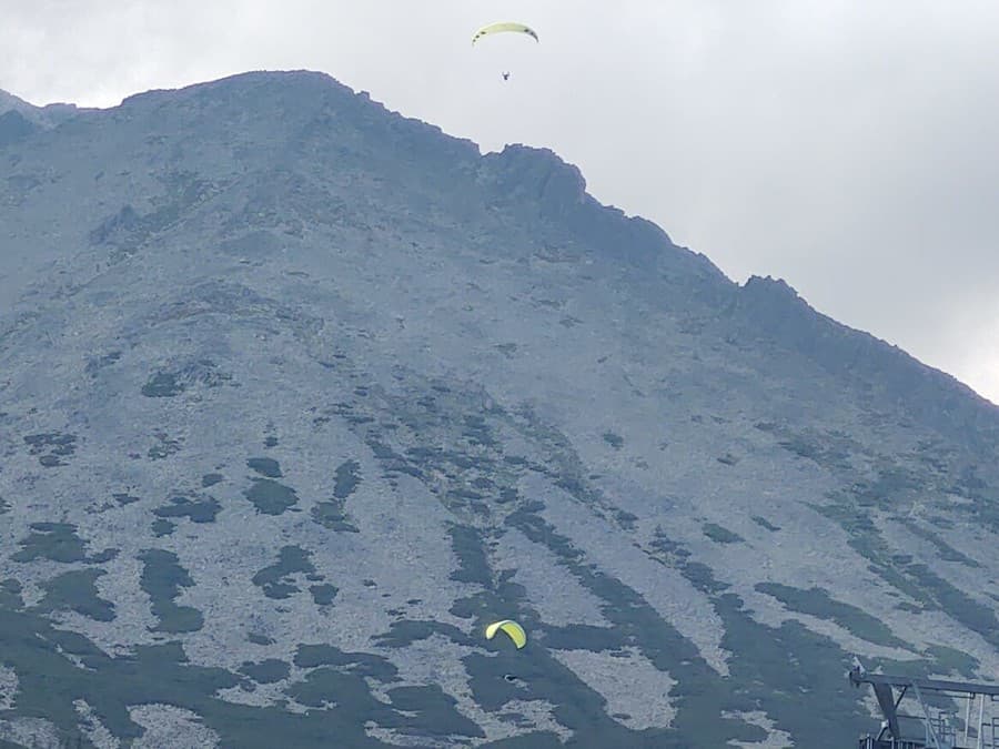 Tatry zaplavili paraglajdisti.