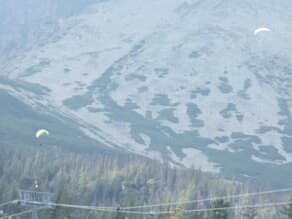 Tatry zaplavili paraglajdisti.