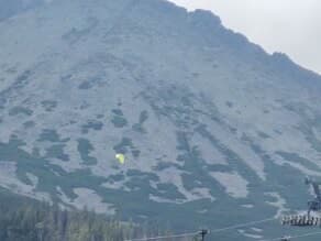 Tatry zaplavili paraglajdisti.