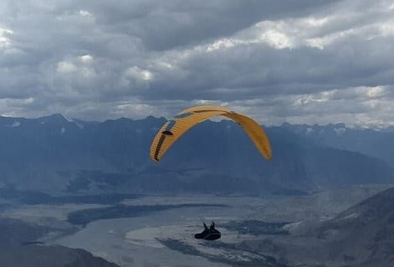 Tatry zaplavili paraglajdisti.