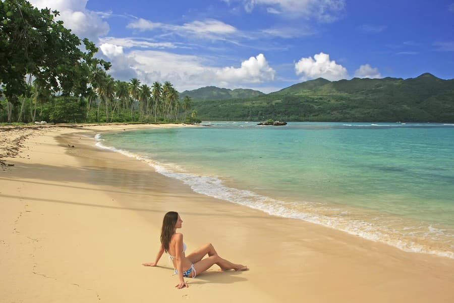 Piesočná pláž v Dominikánskej republike.