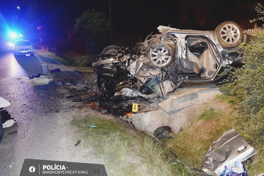 Pri tragickej dopravnej nehode na Horehroní zahynul 33-ročný spolujazdec.