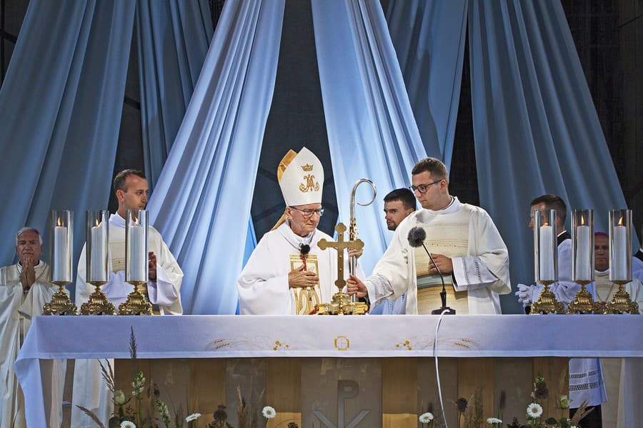 Hlavným celebrantom a kazateľom