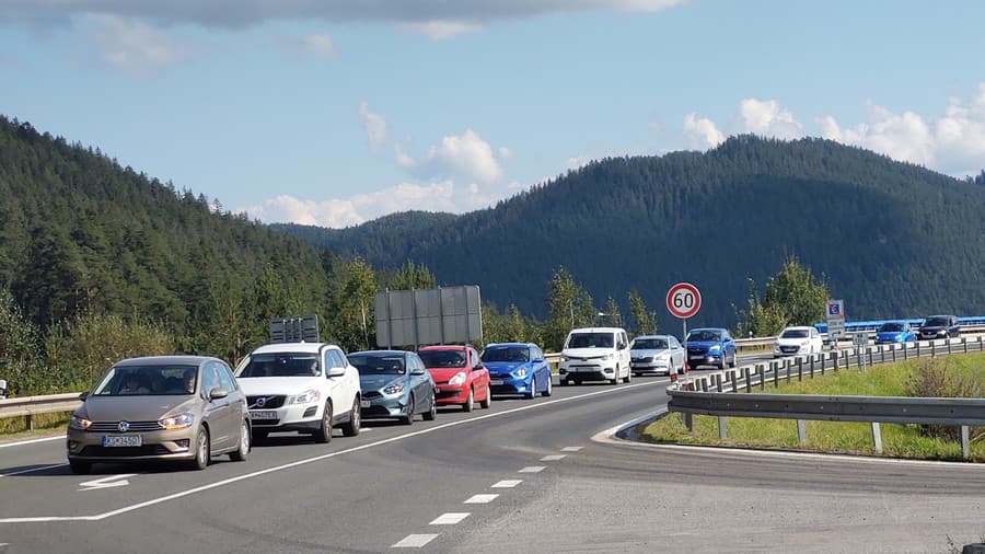 Kolóny sú dlhé viac