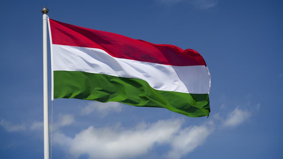 Vlajka Maďarska (ilustračná fotografia).