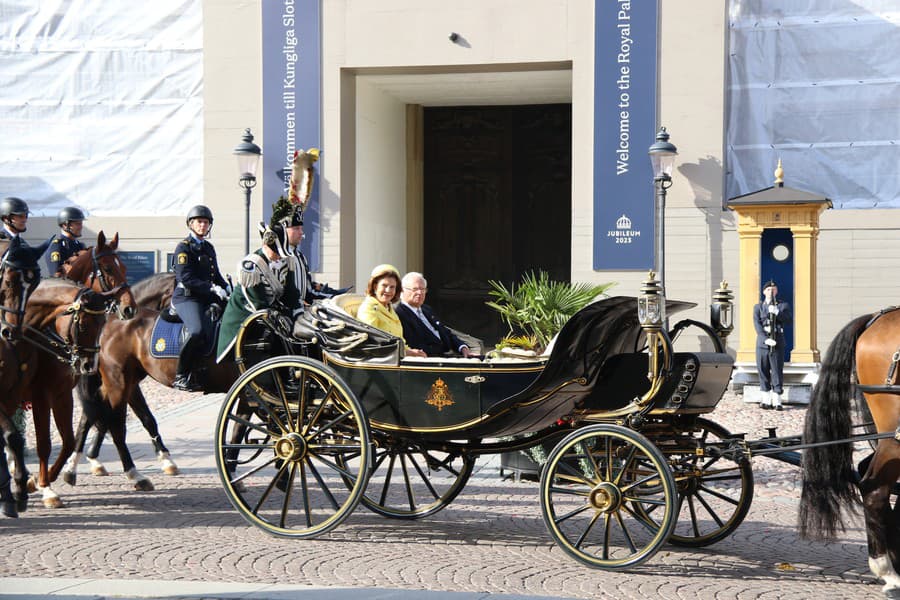 Čitateľovi sa podaril exkluzívny záber švédskeho kráľovského páru.