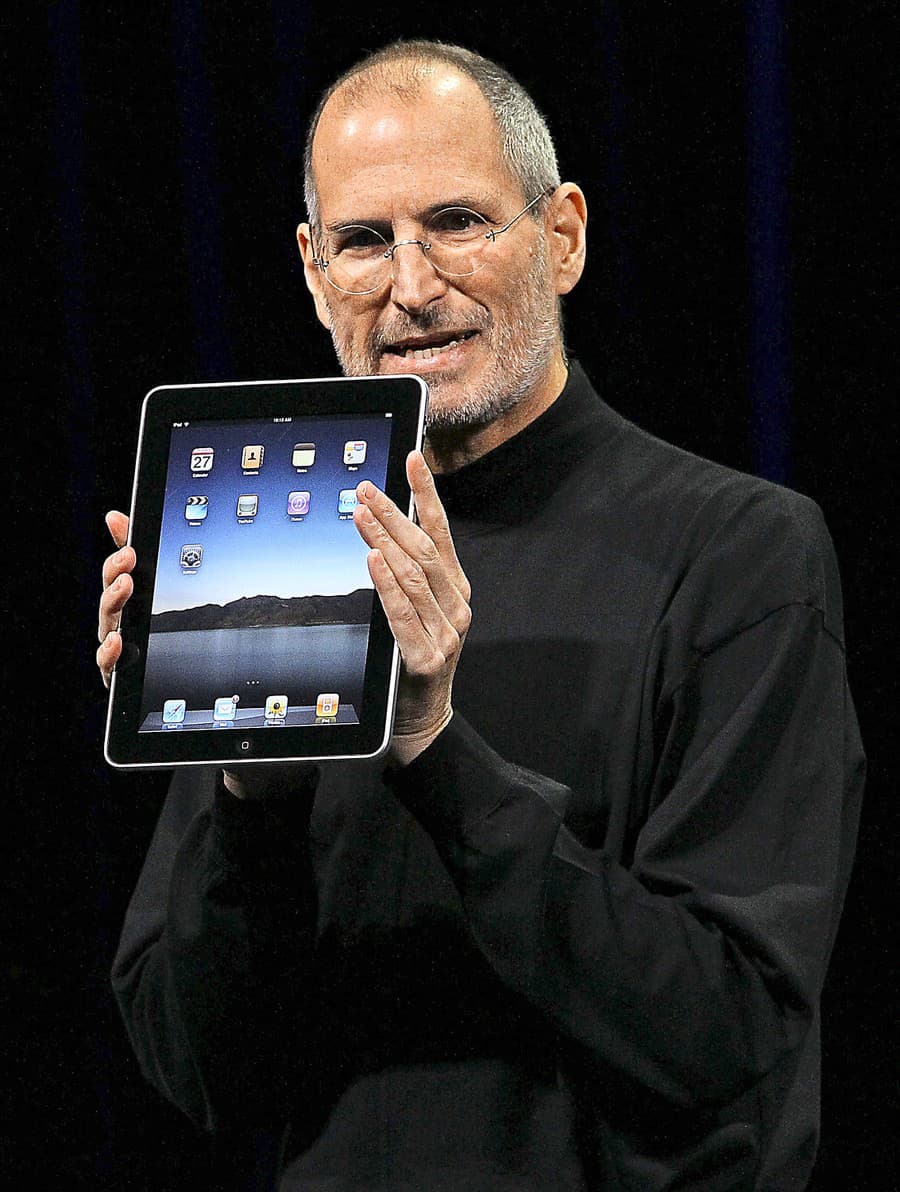 Steve Jobs uviedol iPad 1. generácie v roku 2010.