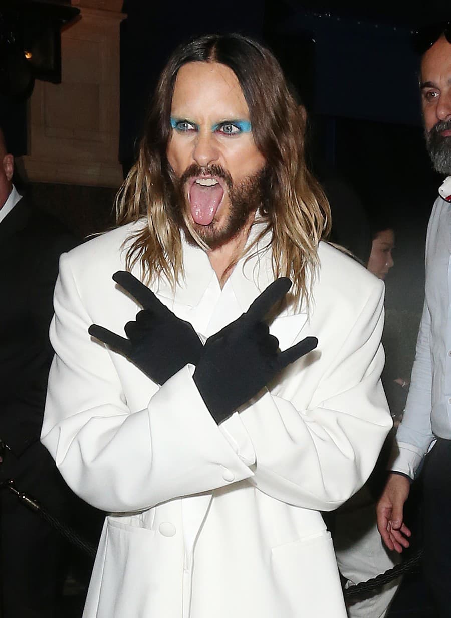 Extravagantný umelec Jared Leto.