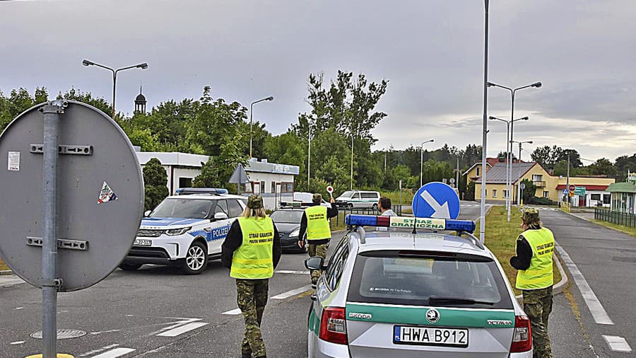 Kontroly na hraniciach sa