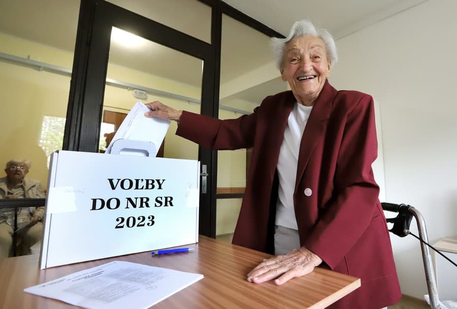 Aj vyše 100-ročná starenka odovzdala svoj hlas.