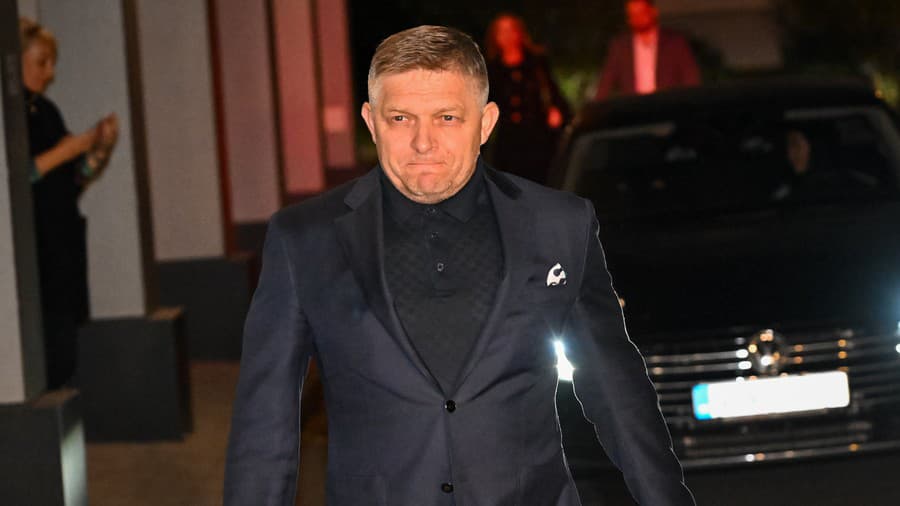 Príchod: Robert Fico sa