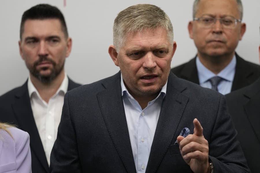 Strana Smer-SD Roberta Fica vyhrala v parlamentných voľbách.