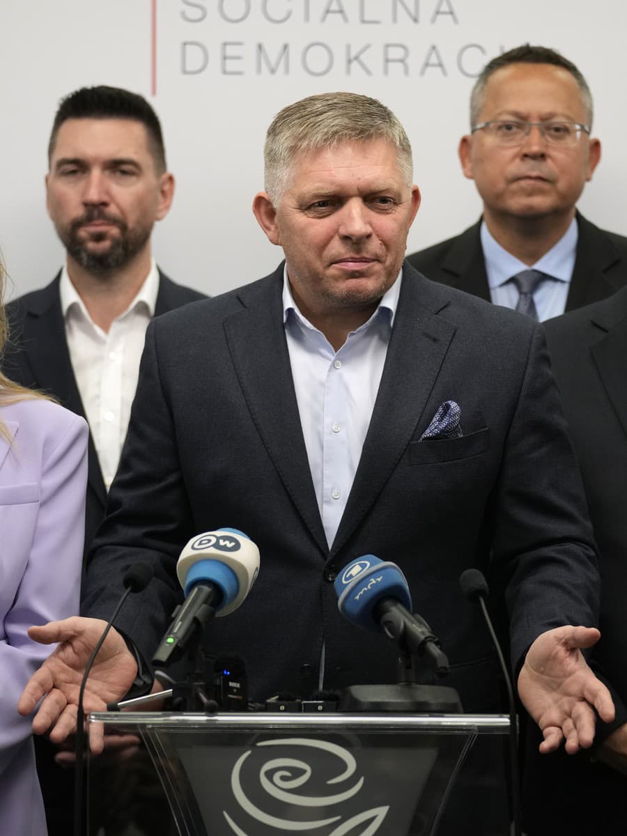 Strana Smer-SD Roberta Fica vyhrala v parlamentných voľbách.