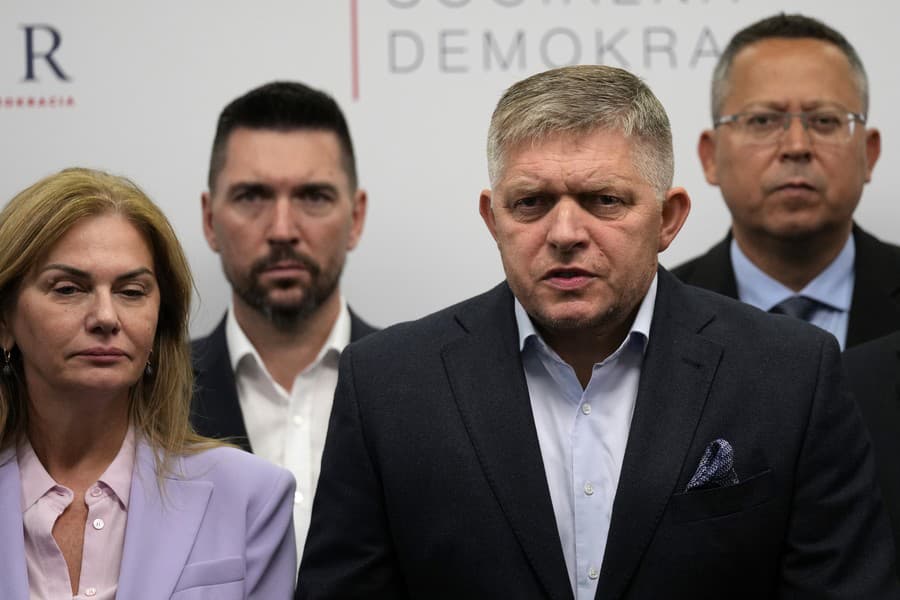 Strana Smer-SD Roberta Fica vyhrala v parlamentných voľbách.