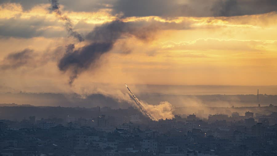 Palestínčania útočia na Izrael