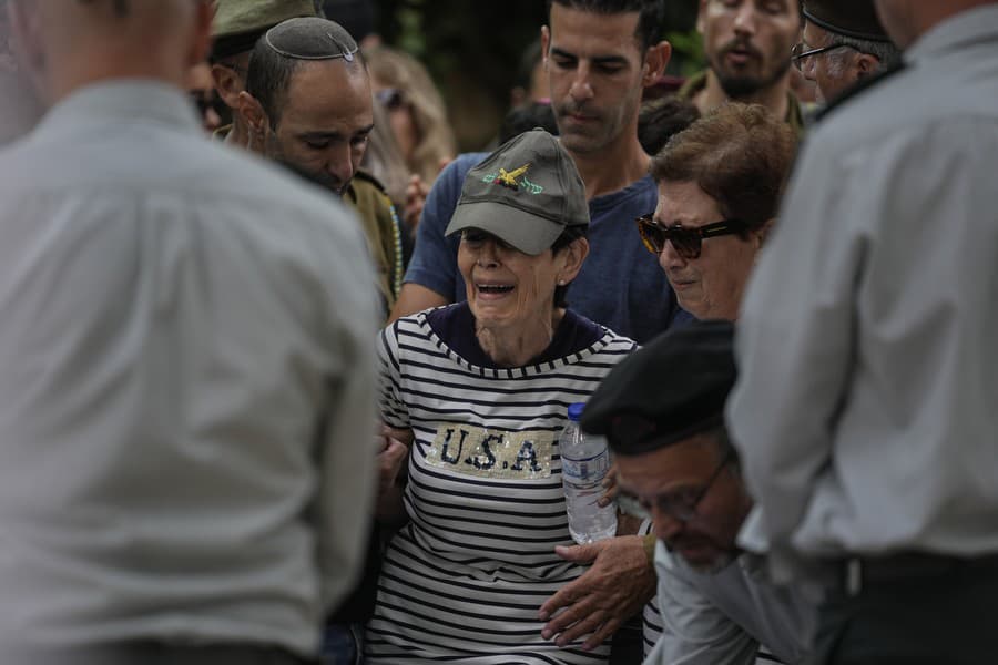 Hnutie Hamas v sobotu z pásma Gazy zaútočilo množstvom rakiet na Izrael.