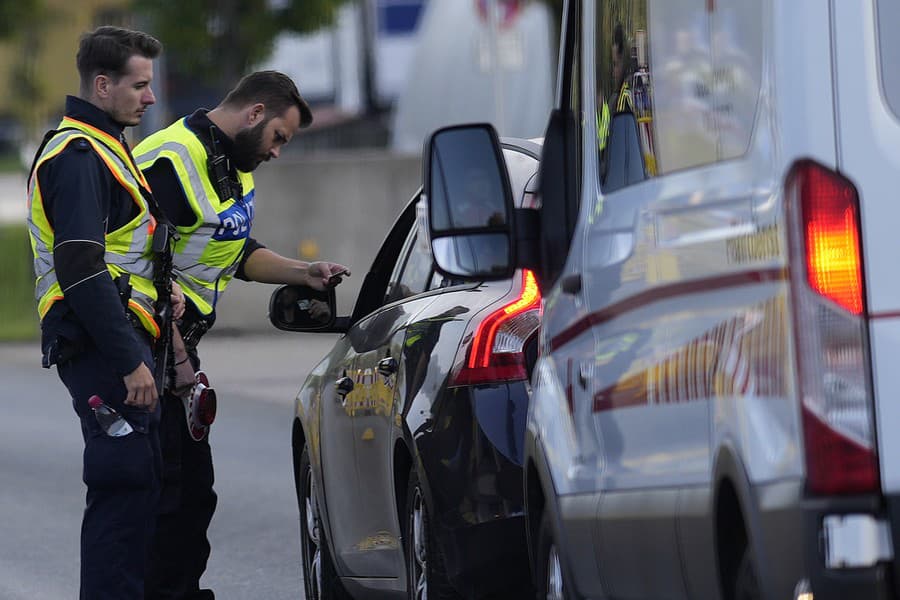 Nemeckí policajti  počas