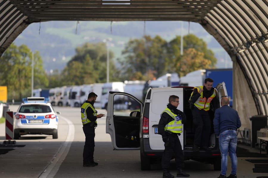 Nemeckí policajti  počas