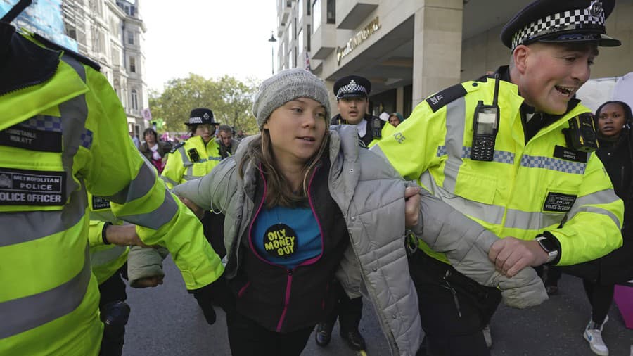 Polícia na klimatickom proteste