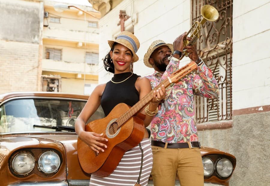 Život miestnych, Kubánci, hudba