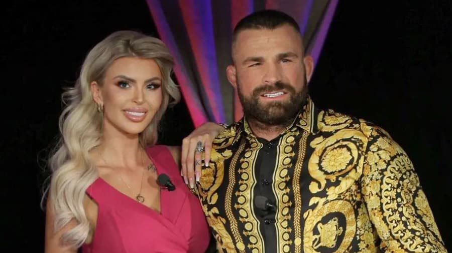 Zápasník Karlos Vémola (37) s manželkou Lelou Ceterovou (33) oslavujú prvé výročie svadby.