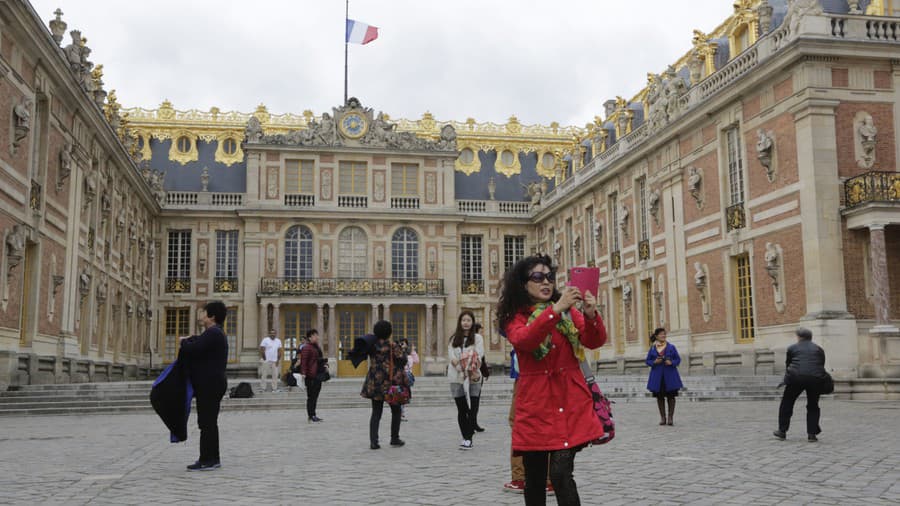 Zámok vo Versailles zostal