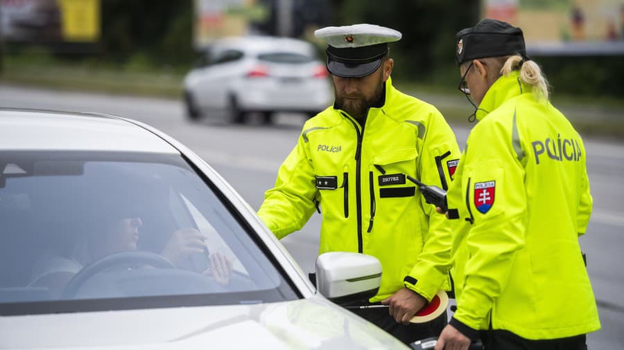 Policajti pátrajú po pacientovi