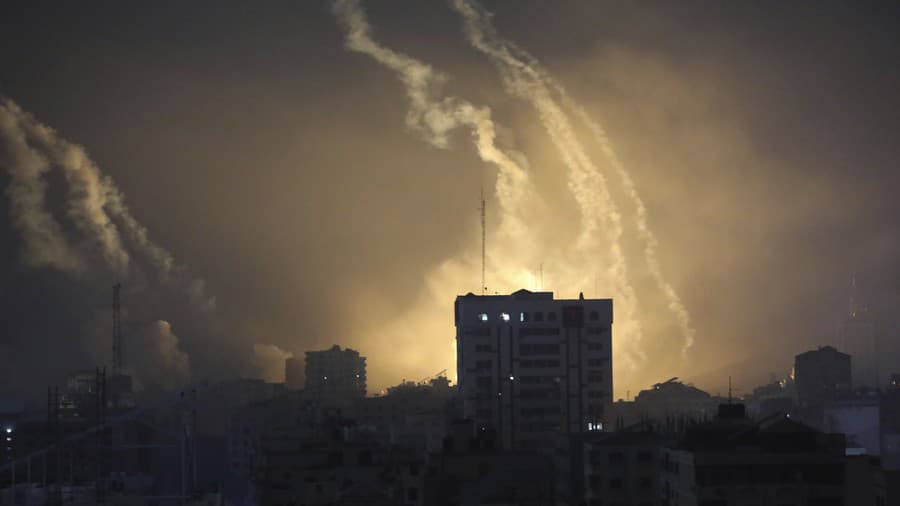 Dym stúpa po izraelských