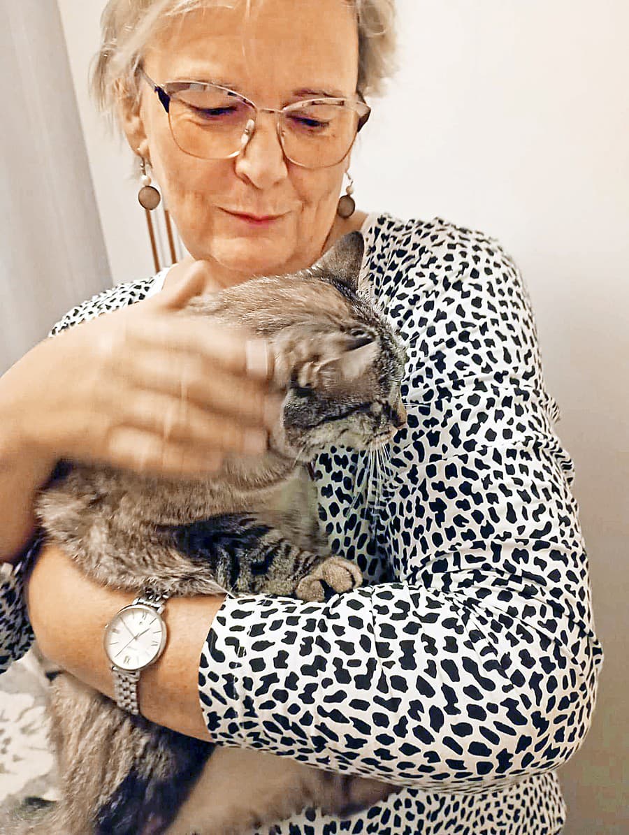 Alena (56) a mačka Luna (5), Košice