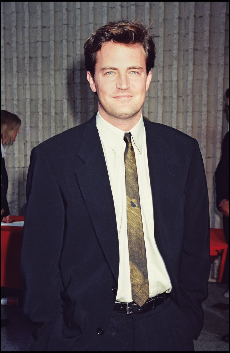 Matthew Perry († 54).