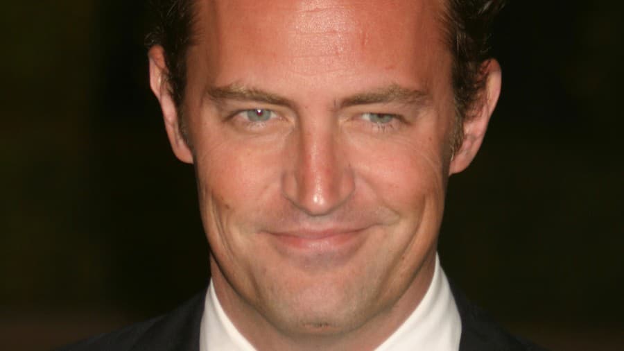 Matthew Perry († 54).