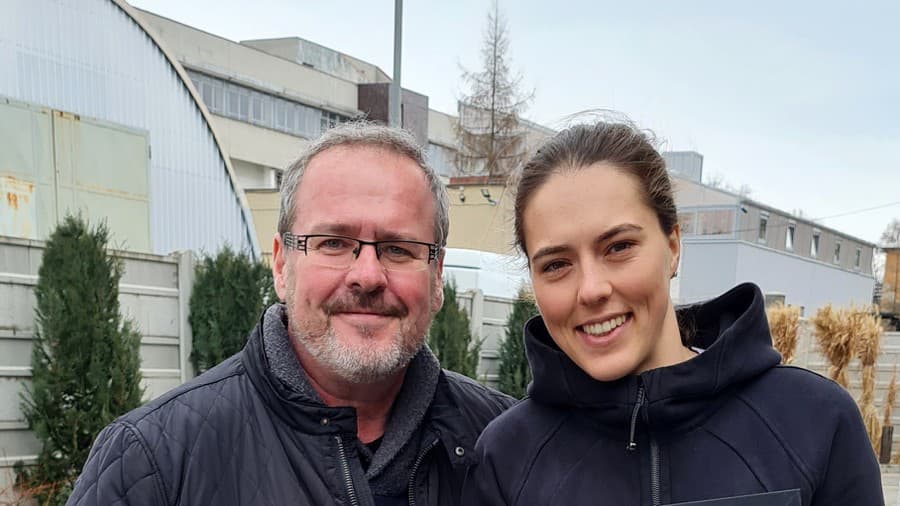 Drevár vyrobil takéto podarené náušnice.