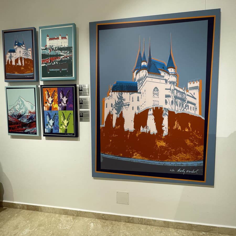 Výstava na Bojnickom zámku prezentuje ešte nenamaľované obrazy slávnych.